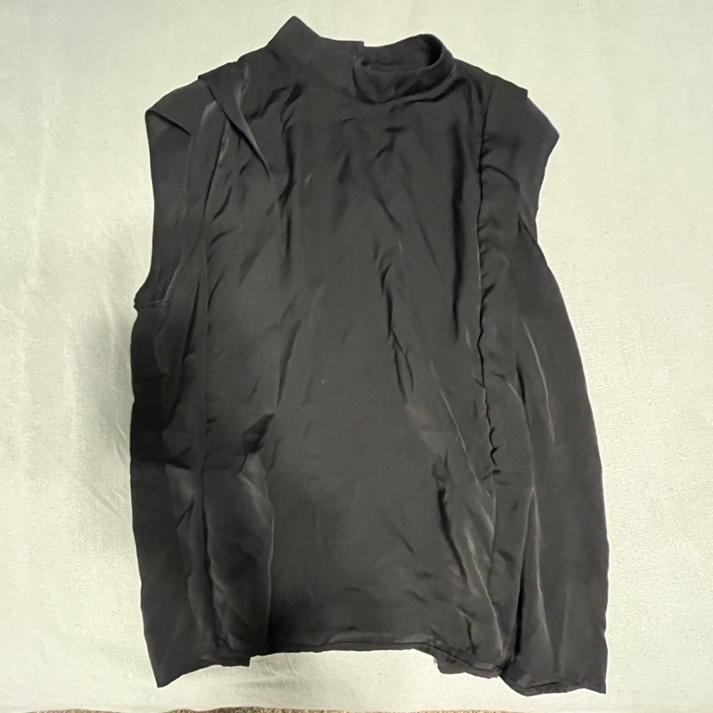 Who What Wear Black Sleeveless Muscle Tee